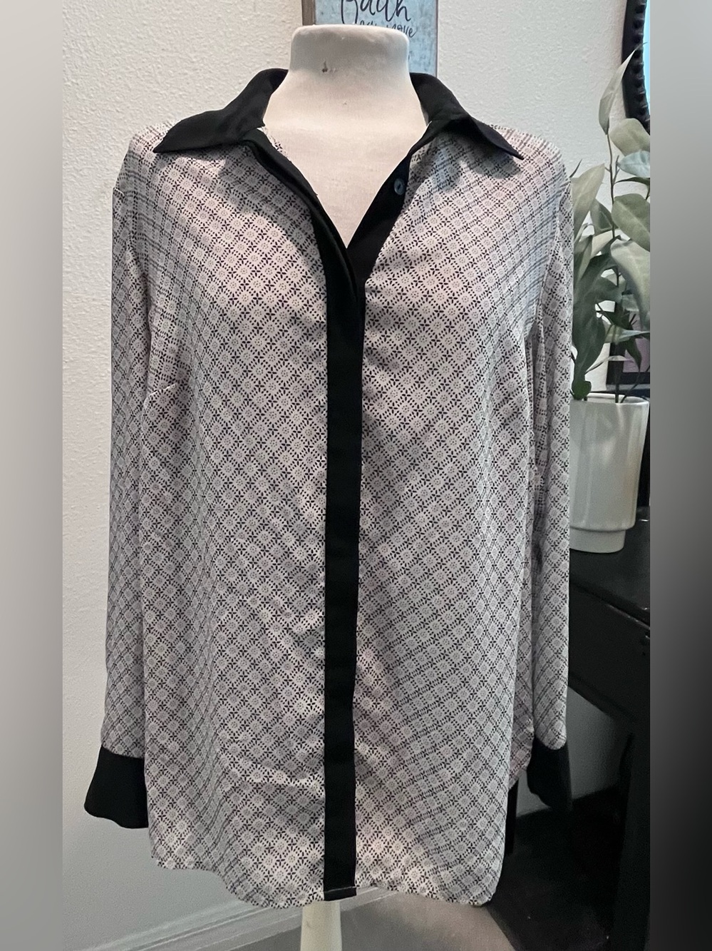 Coldwater Creek Black & White Geometric Print Blouse